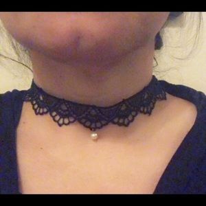 Black lace choker